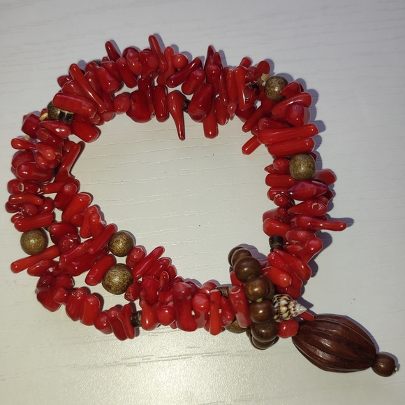 Gorgeous Triple Layers Coral Bracelet Red Beaded Wooden Charm Vintage - Picture 1 of 8